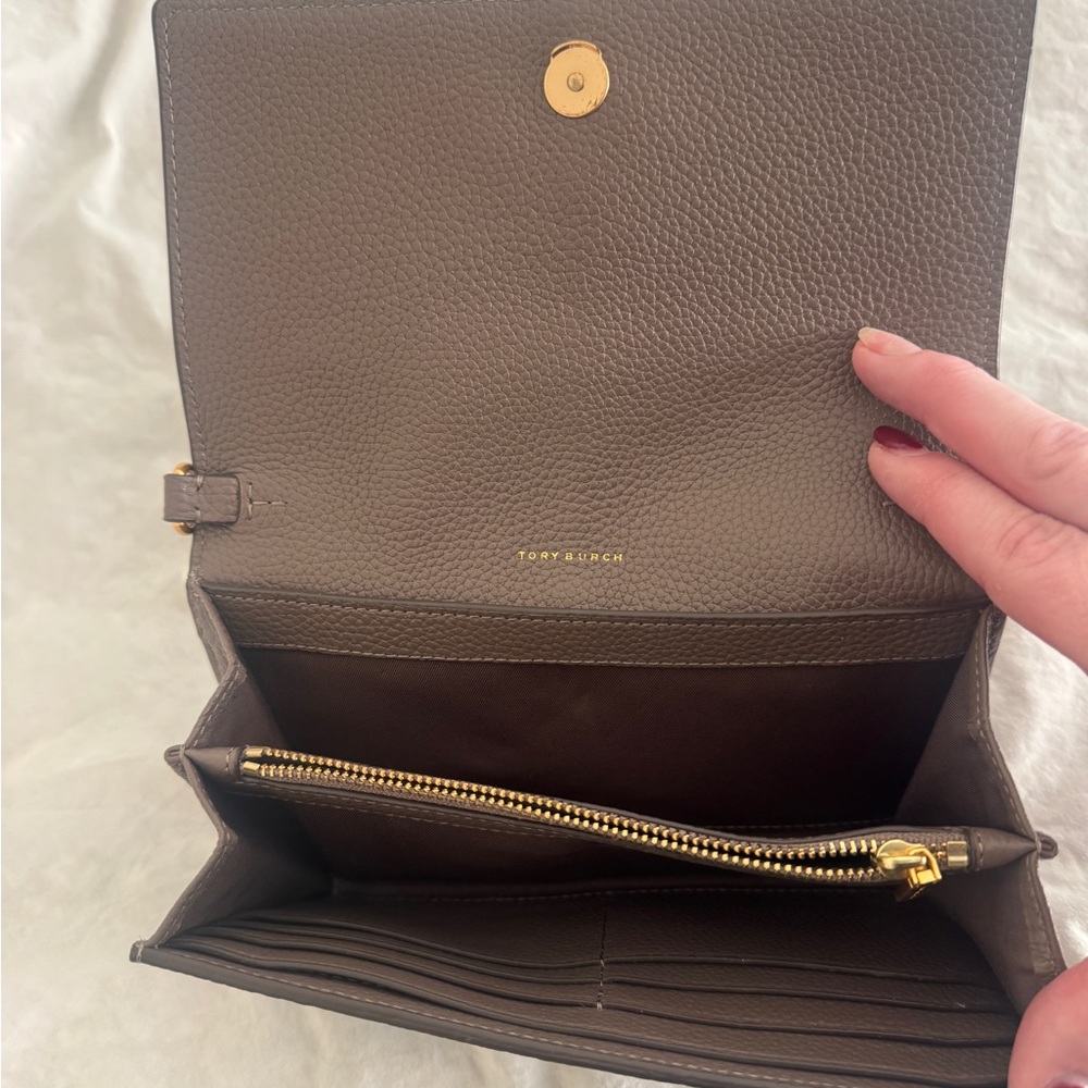 Tory Burch McGraw Wallet crossbody - Picture 6 of 7